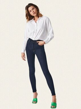 Denim Forum The Lola High Rise Skinny 26L